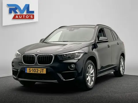 BMW X1 SDrive18i Centennial High Executive | Trekhaak | Leder Navigatie Memorie Stoelverwarming Crui