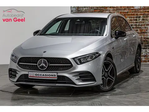 Mercedes-Benz A-klasse 250 e Business Solution AMG Limited | Cruise Control | Apple Carplay | Keyles