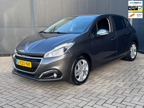 Peugeot 208 1.2 PureTech Signature / Navi / Nap