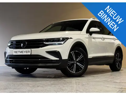 Volkswagen Tiguan 1.5 TSI Active |Trekhaak |Stoel/Stuurverw. |Sfeer |Camera |ACC |Dodehoek