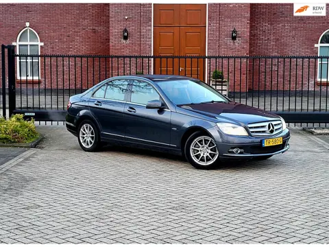 Mercedes-Benz C-klasse 180 CGI BlueEFFICIENCY Avantgarde / Xenon / Parkeersensoren / Stoelverwarming