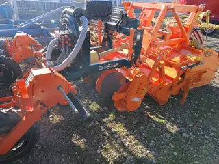 Struik hakenfrees met zaaimachine