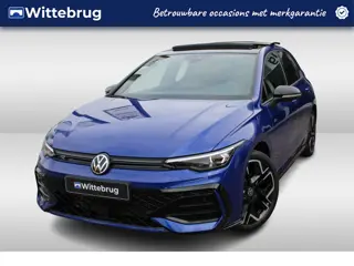 Volkswagen Golf 1.5 eTSI R-Line 150pk DSG Automaat Black Style / Panorama dak / Navigatie by APP / L