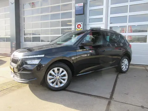 Skoda Kamiq 1.0 TSI Sport Business / Carplay / PDC / Navi