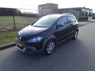 Volkswagen Golf 1.6 Cross