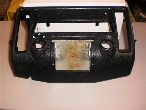 Opel Kadett C afdekpaneel dashboardconsole 8972453