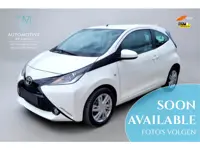Toyota Aygo 1.0 69 pk VVT-i X-PLAY AUTOMAAT / AIRCO / BLUETOOTH / LMV