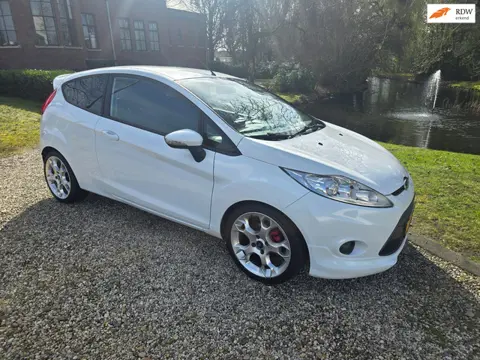 Ford FIESTA 1.6 Ghia AIRCO/cruise *apk:03-2027*