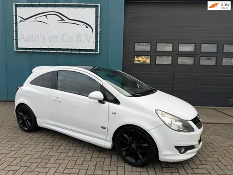 Opel Corsa 1.4-16V '111' OPC Edition Airco Cruise Navi 17"Lm velgen