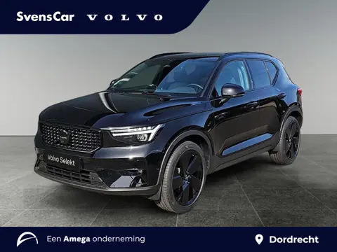 Volvo XC40 2.0 B3 Plus Dark | Panoramadak | Pixel LED koplampen | 360 graden camera | Stoelverwarmin