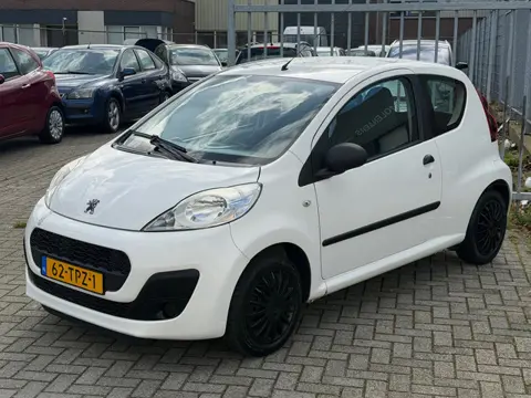 Peugeot 107 1.0 Access Accent NL AUTO NAP! AIRCO l AUX l 4 SEIZOEN BANDEN l NIEUWE APK l TOPSTAAT!