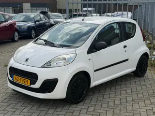 Peugeot 107 1.0 Access Accent NL AUTO NAP! AIRCO l AUX l 4 SEIZOEN BANDEN l NIEUWE APK l TOPSTAAT!