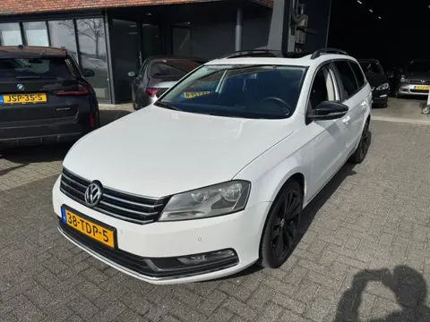 Volkswagen Passat Variant 1.4 TSI AUTOMAAT PANO TREKHAAK CAMERA CARPLAY NETTE WAGEN