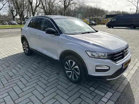 Volkswagen T-Roc 1.5 TSI Active Automaat 7 (bj 2021)