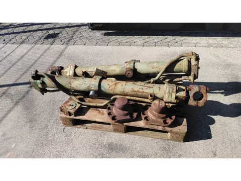 Caterpillar D8K hydraulic blade rams cylinders and blade trunions