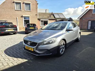 Volvo V40 2.0 D4 Summum Business Navi Clima Cruise Leer Afn. Trekhaak 2 sets velgen 16" & 18"