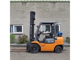 TOYOTA 7FG25 2,5 ton lpg heftruck