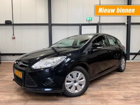 FORD FOCUS 1.6 TI-VCT Trend / AIRCO / Voorruit verwarming / Zeer nette staat /