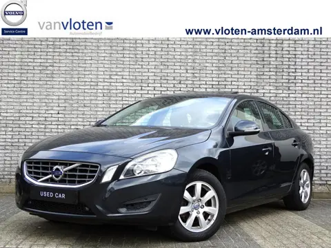 Volvo S60 1.6 T4F Kinetic | Leder | Trekhaak | Schuif- / kanteldak