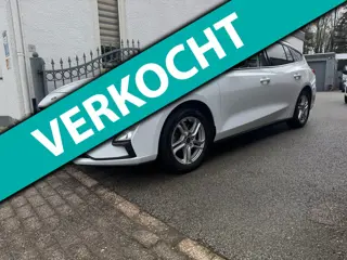 Ford Focus Wagon 1.0 EcoBoost Trend Edition Business airco led trekhaak cv elektr ramen