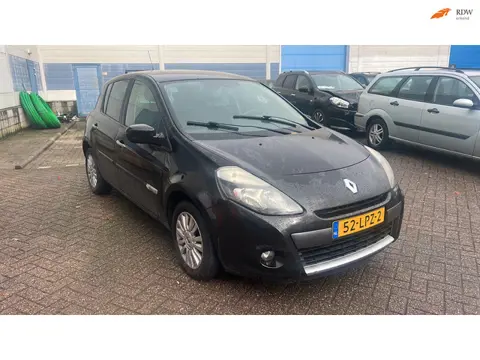 Renault Clio 1.2 Collection motor schade
