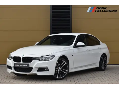 BMW 3-serie 320i Edition M Sport Shadow Executive * Achteruitrijcamera * DAB * Privacy Glas * Naviga