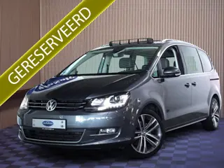 Volkswagen Sharan 2.0 TSI DSG 221pk Highline 6p 7p 1eEIG CARPLAY XENON CAMERA STOELVW '15