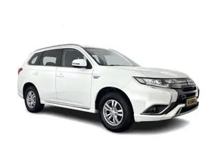Mitsubishi Outlander 2.4 PHEV Pure (INCL-BTW) *AUT | FULL-LED | KEYLESS | CAMERA | HEATED-COMFORTSEA