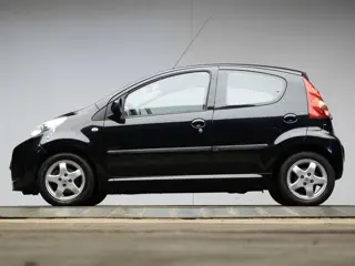 Peugeot 107 1.0-12V XS Sport (AIRCO,TOERENTELLER,ELEKTRISCH PAKKET,SPORTSTOELEN,LM VELGEN,NIEUWE APK
