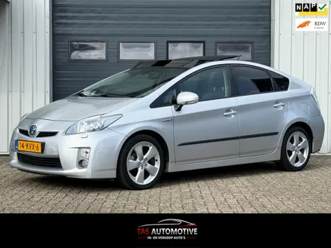 Toyota Prius 1.8 Executive NAVI / LEER / PANO / HUD / PDC