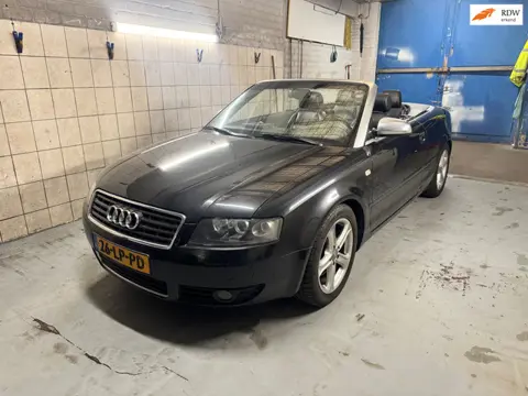 Audi A4 Cabriolet 3.0 V6 Exclusive mooie auto vol optie's bose carplay leer automaat rijd heerlijk