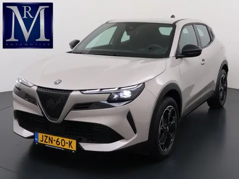 Alfa Romeo Junior Elettrica 54 kWh VAN € 30.900,- VOOR € 26.877,- UW LENTEVOORDEEL € 4.023,-! | 15.0