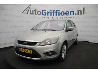 Ford Focus 1.6 Titanium met leer, klima, trekhaak, cruise, stoelverwarming enz. enz.