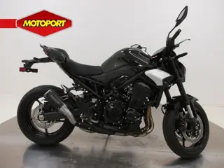 Kawasaki Z900 70KW (bj 2025)