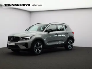 Volvo XC40 B4 197PK Plus Dark / All Season / Harman Kardon / BLIS / Adaptive Cruise / 19" / Verwarmb