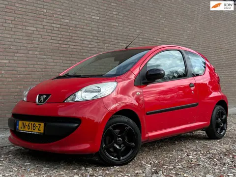 Peugeot 107 1.0-12V XR | Airco | Nieuwe APK