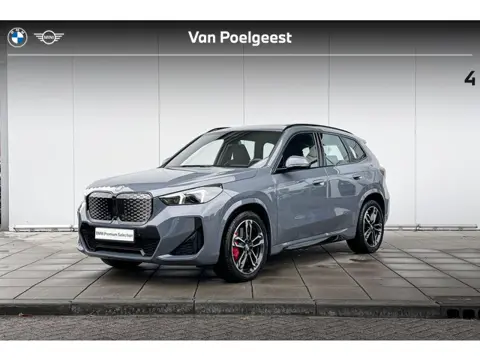 BMW iX1 eDrive20 M Sport Pro / Driving Assistant Professional / Harman Kardon / Head-Up / Glazen Sch