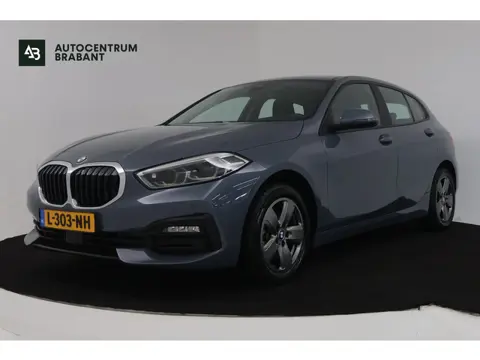 BMW 1-serie 118i Business Edition (NAVIGATIE, PARKEERSENSOREN, CRUISE CONTROL)