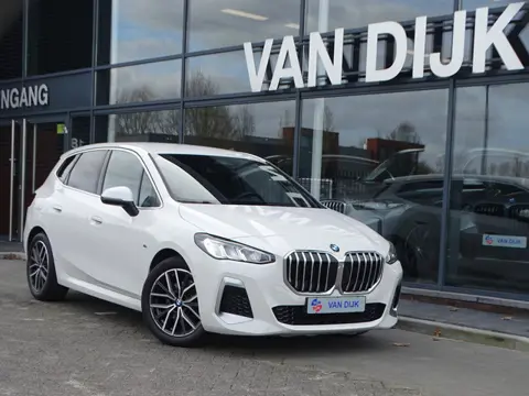 BMW 2 Serie 218i Active Tourer M Sportpakket Sportstoelen Adaptief M-onderstel Parkeerhulpsysteem 18