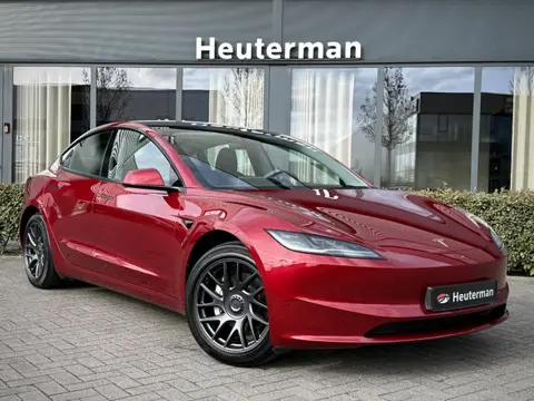 Tesla Model 3 RWD 60 kWh Highland Facelift/ Rear Screen/ Sfeer