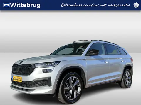 Škoda Kodiaq 1.5 TSI Sportline Business 7p. / Panoramadak / Zwenkbare trekhaak / Fabrieksgarantie t/