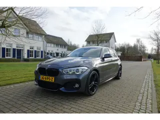 BMW 1-serie 120i M Sport | Harman Kardon | Schuif/kanteldak | Leder | Camera | DAB |