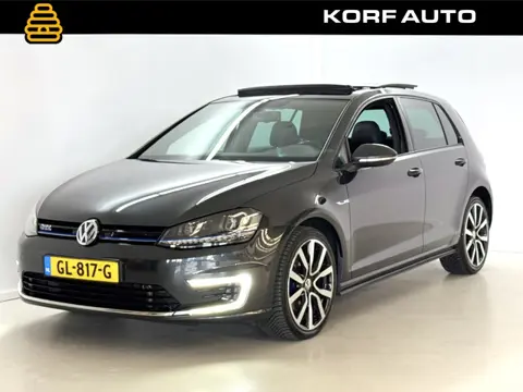 Volkswagen Golf 1.4 TSI GTE / Leder / Pano / Keyless / Trekhaak
