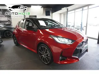 Toyota Yaris 1.5 Hybrid GR Sport Head up Alcantara Disctronic pdc voor en Achter jbl 18" lm