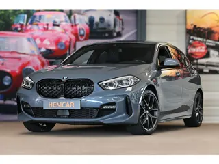 BMW 1-serie 118i Business Edition (bj 2021, automaat)