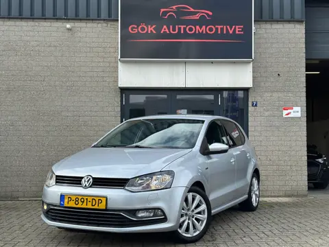 Volkswagen Polo 1.2 TSI First Edition / PDC / Stoelverwarming / Dynamisch Onderstel / Cruise Control
