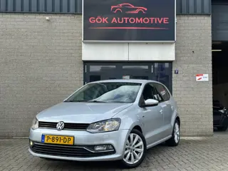 Volkswagen Polo 1.2 TSI First Edition / PDC / Stoelverwarming / Dynamisch Onderstel / Cruise Control