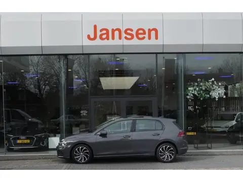 Volkswagen Golf 1.5 TSI Life Business | PANORAMADAK | CARPLAY | ACC | CAMERA | NAVI