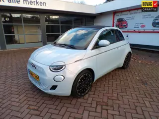 Fiat 500e - C La Prima 42 kWh Navi./Apple car play/Android/Lederen bekl./17"LMV/ParkeersensorenV+A/C