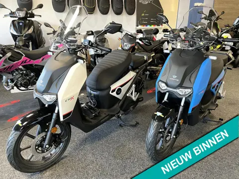 VMoto CPx 45km Electrische Scooter BETAAL met in3